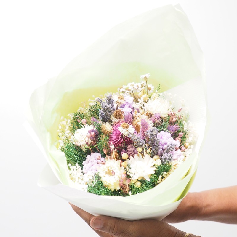 Bouquet de fleurs séchées composés de sept variétés  pas chères.