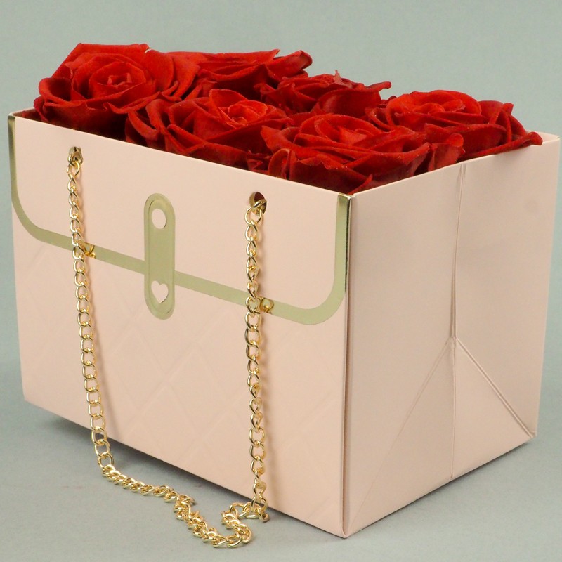 Sac déco rose et ses roses stabilisées-Un cadeau romantique et élégant